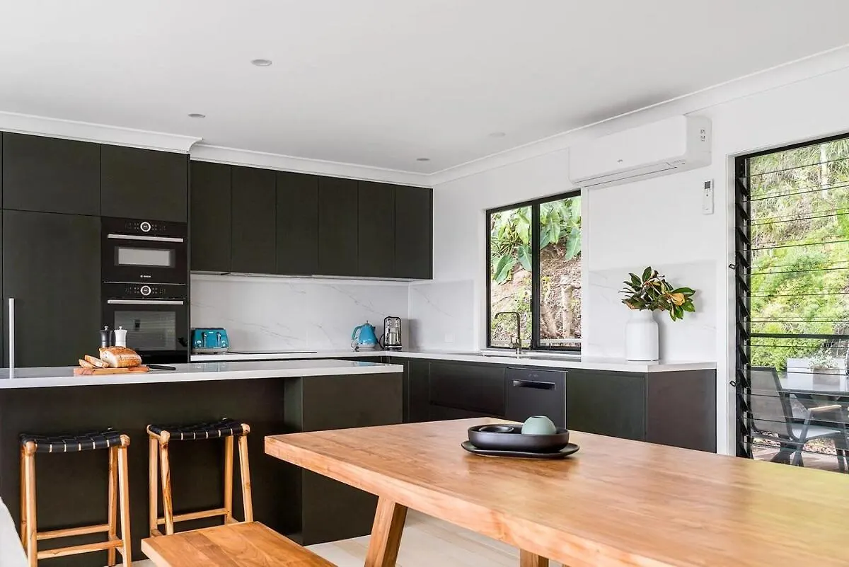 Byron Bay Accom - 14 Palm Valley Drive Holiday home Byron Bay