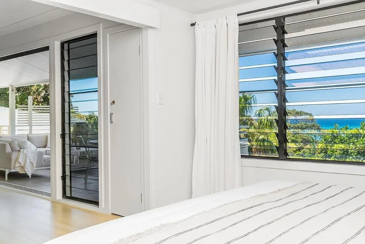 Byron Bay Accom - 14 Palm Valley Drive Holiday home Byron Bay